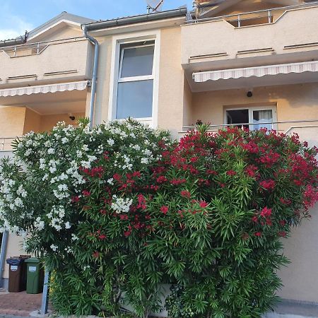 Apartments Zoretic Malinska Exterior photo