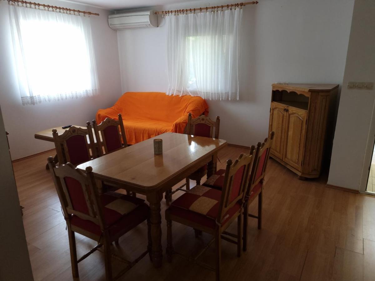 Apartments Zoretic Malinska Exterior photo