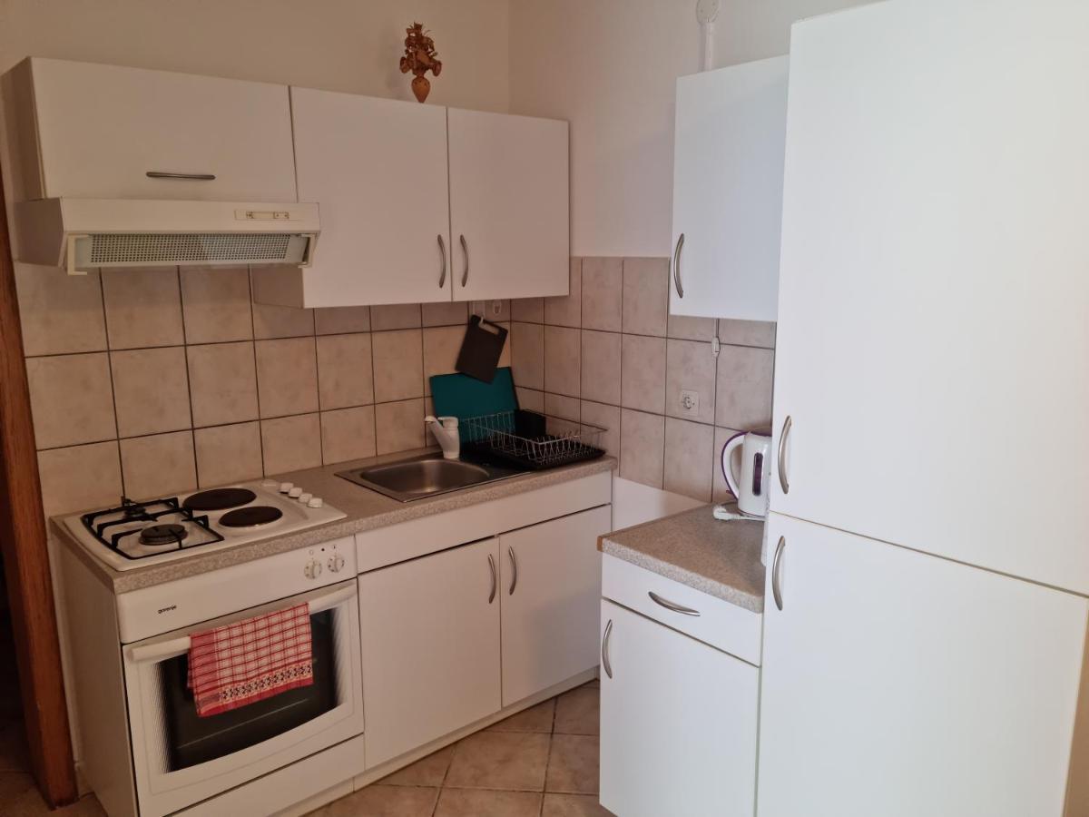 Apartments Zoretic Malinska Exterior photo