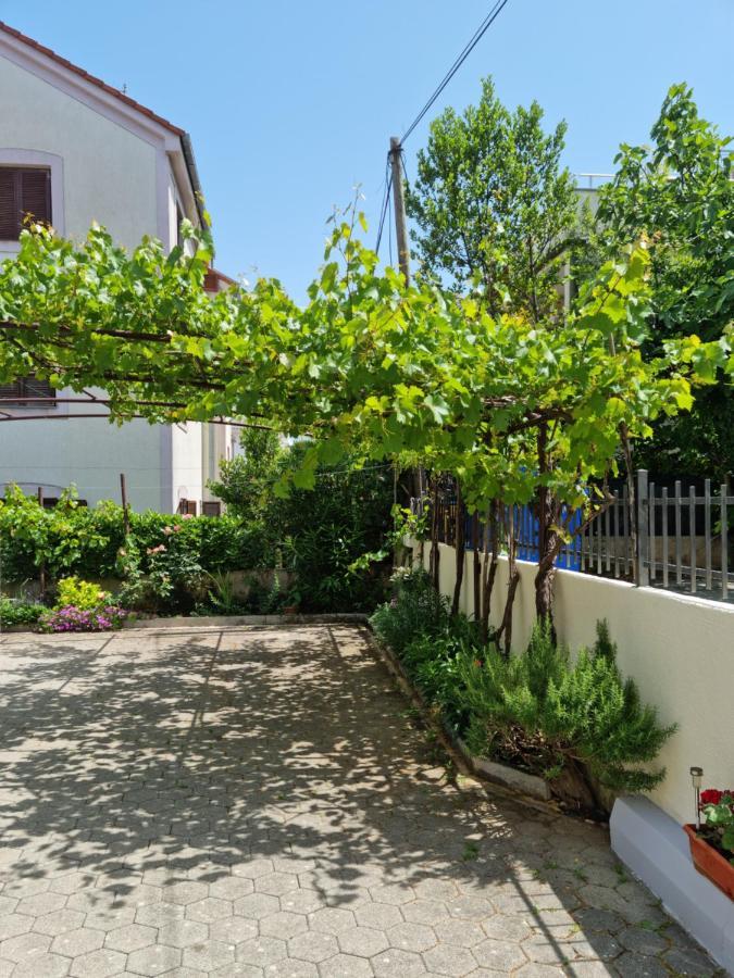 Apartments Zoretic Malinska Exterior photo