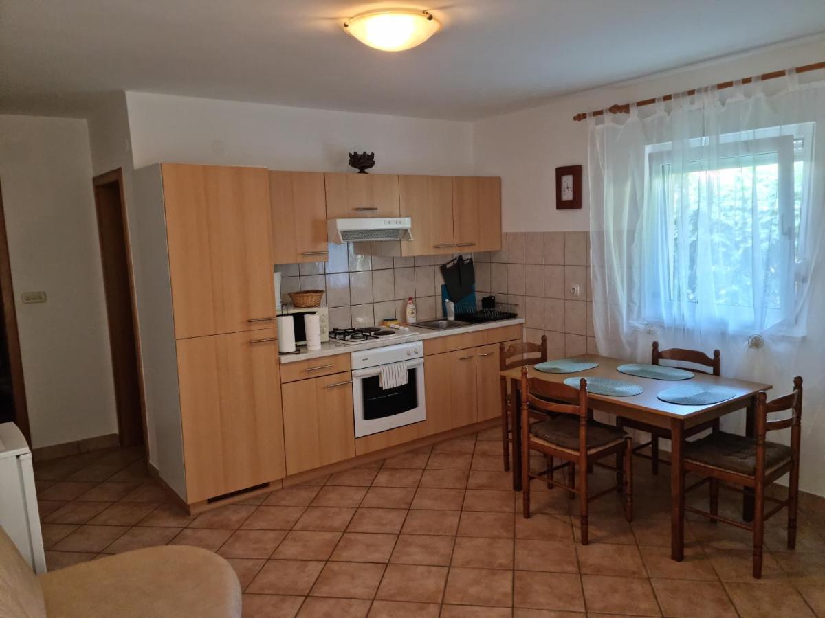 Apartments Zoretic Malinska Exterior photo